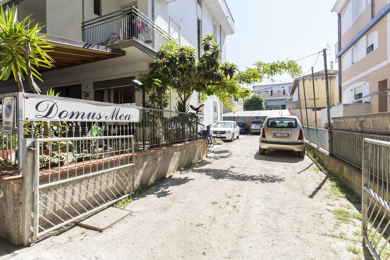 Hotel Domus Mea Cattolica Bagian luar foto