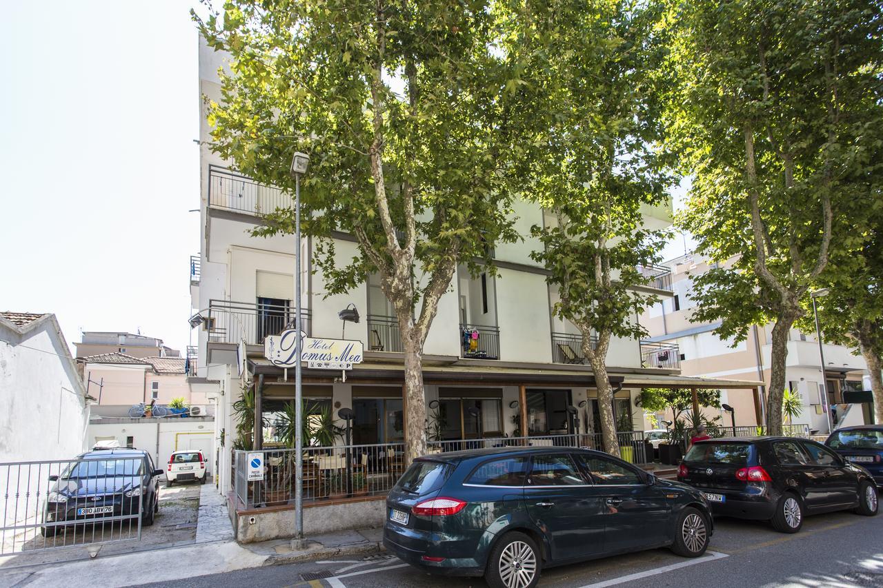 Hotel Domus Mea Cattolica Bagian luar foto