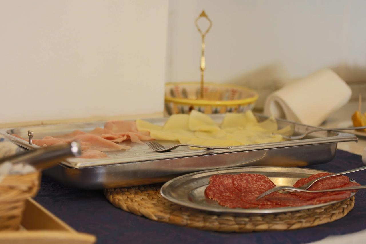 Hotel Domus Mea Cattolica Bagian luar foto