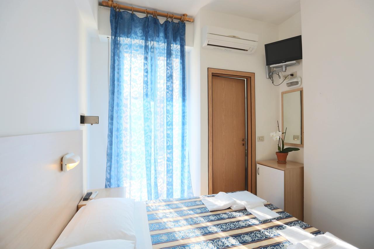 Hotel Domus Mea Cattolica Bagian luar foto